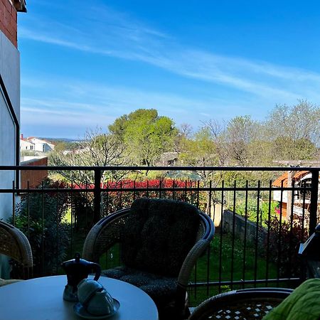 Eden Apartman Póla Kültér fotó