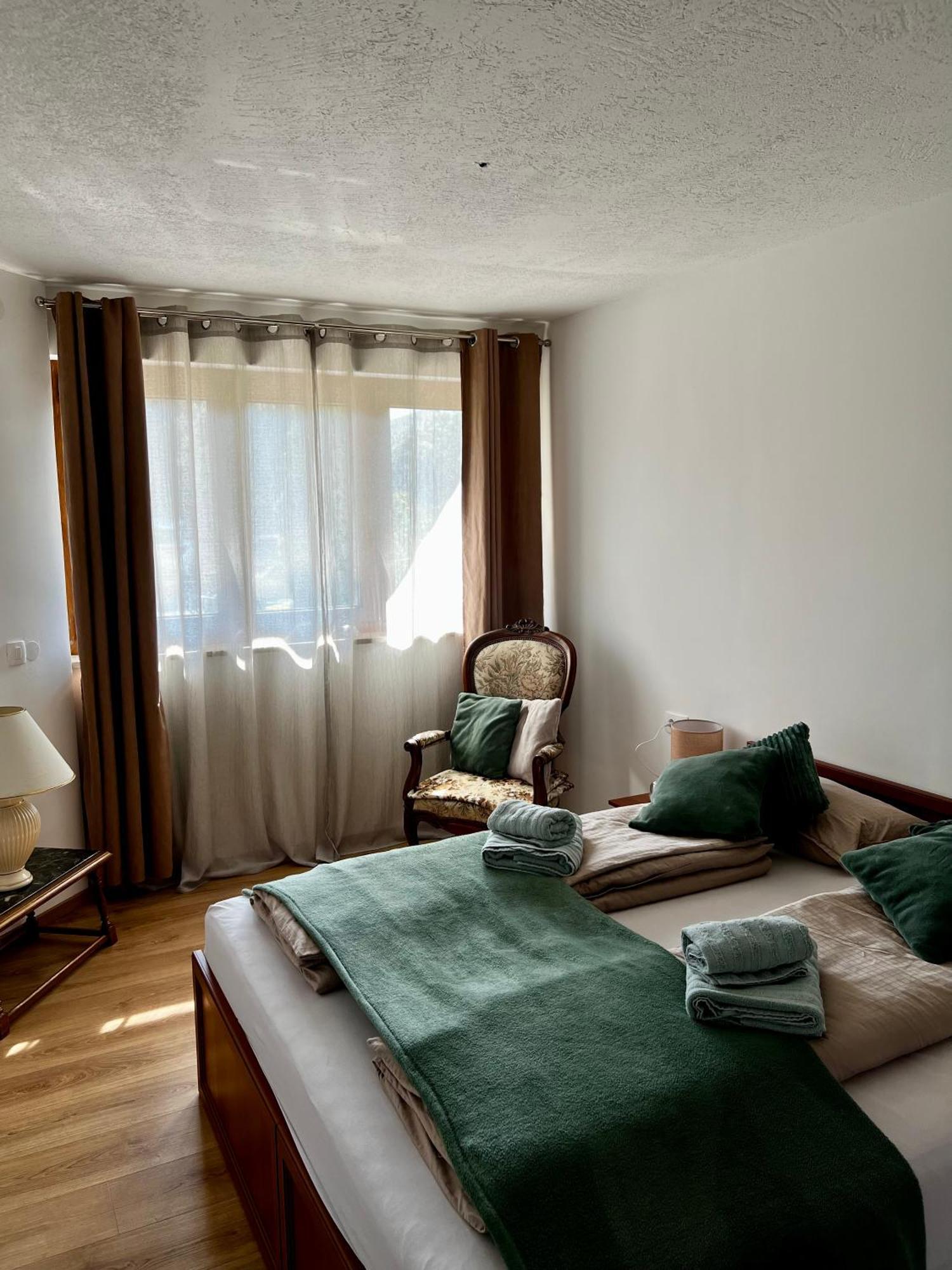 Eden Apartman Póla Kültér fotó